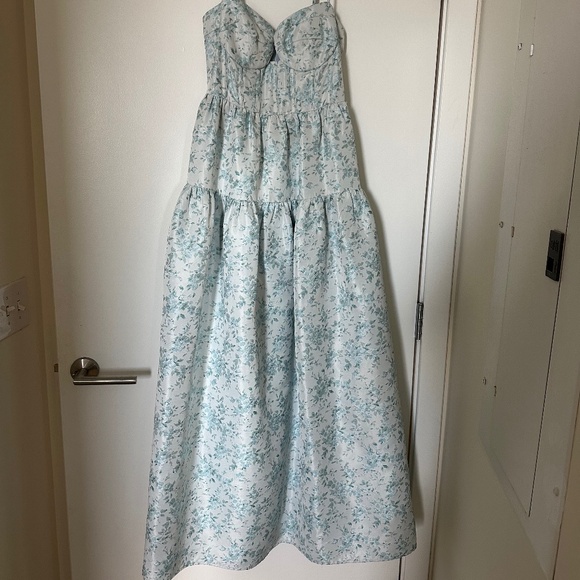 Maison Armory The Windsor Maxi - Picture 1 of 3